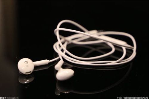 魅族发布一款有线耳机采用弧形半入耳设计 售价79元